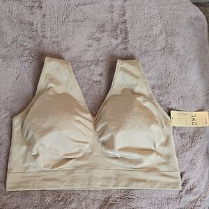 NWT Truekind Throw On Wireless Bralette